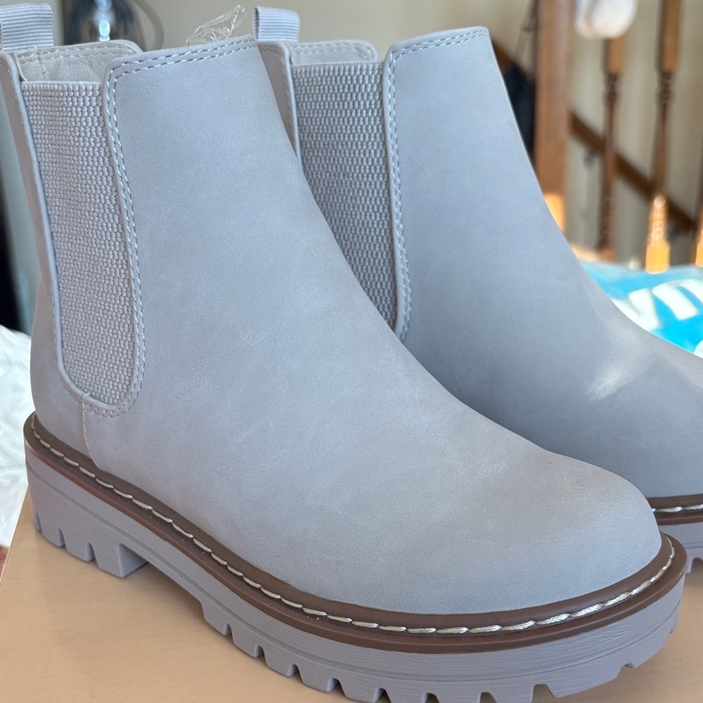 Soda Soft beige Ankle Boots